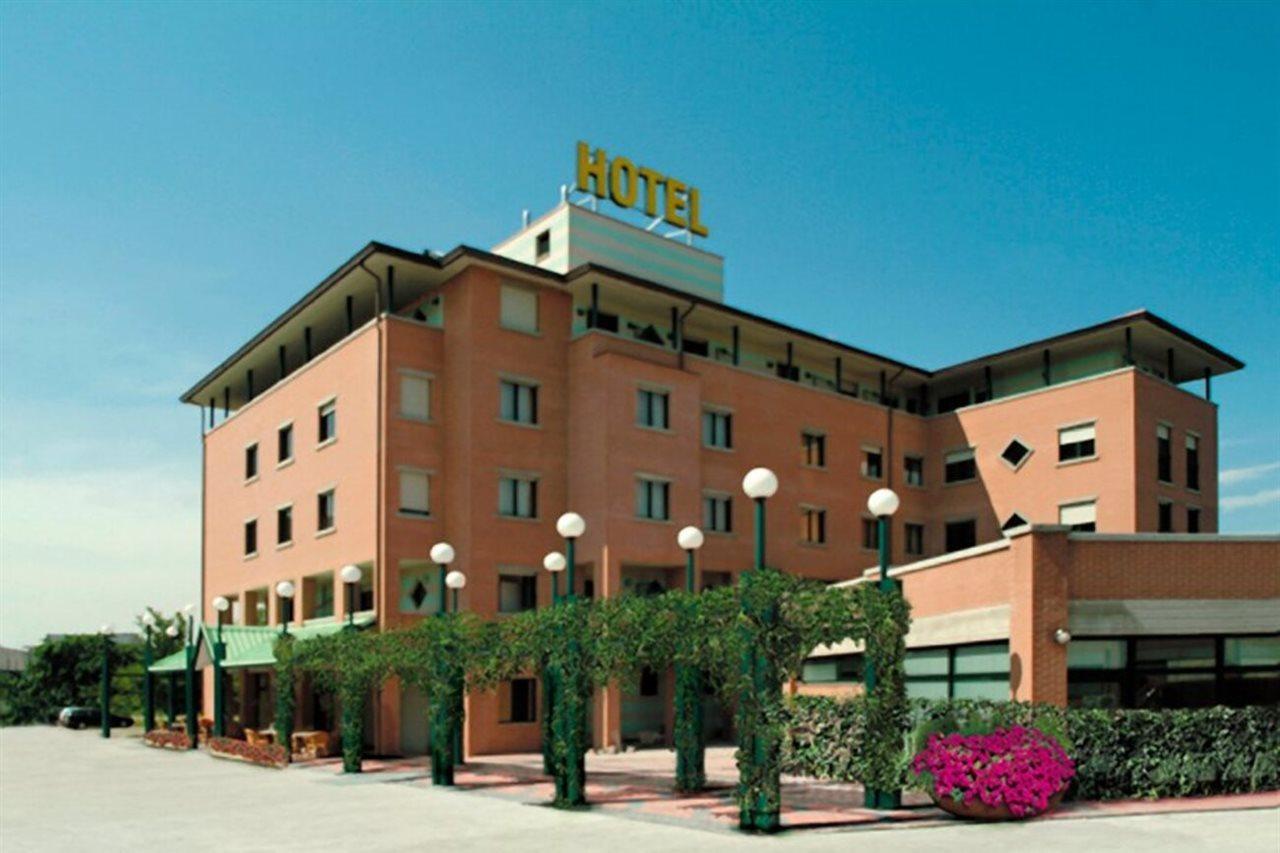 Leonardo Hotel Парма Екстер'єр фото
