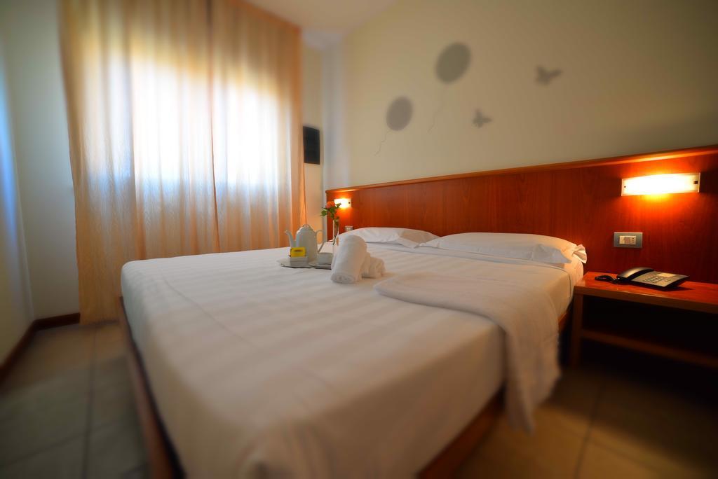 Leonardo Hotel Парма Екстер'єр фото