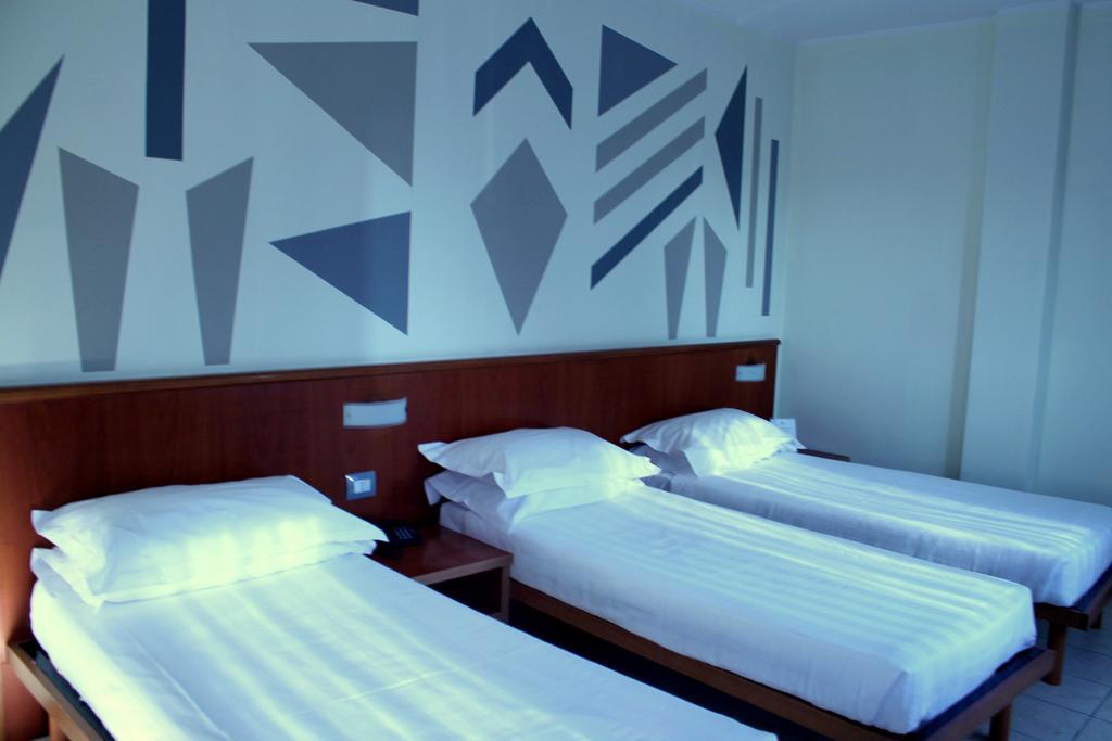 Leonardo Hotel Парма Екстер'єр фото
