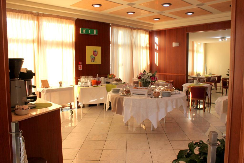 Leonardo Hotel Парма Екстер'єр фото