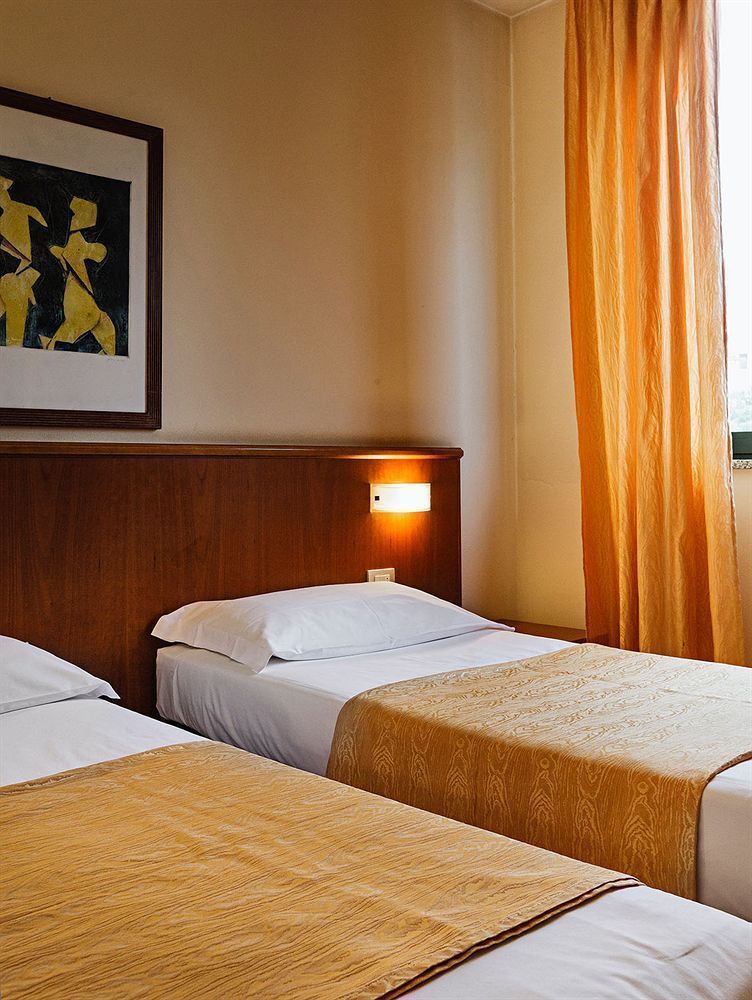Leonardo Hotel Парма Екстер'єр фото