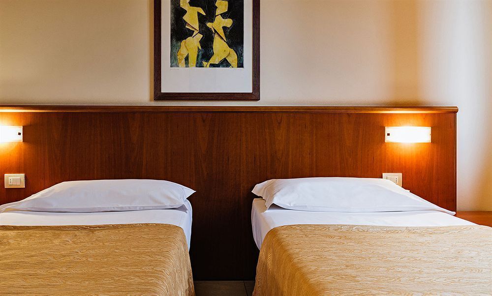 Leonardo Hotel Парма Екстер'єр фото