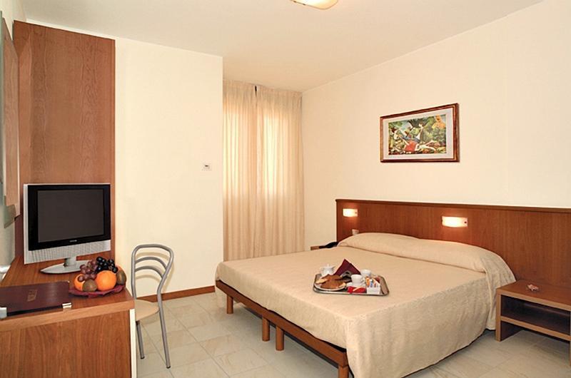 Leonardo Hotel Парма Екстер'єр фото