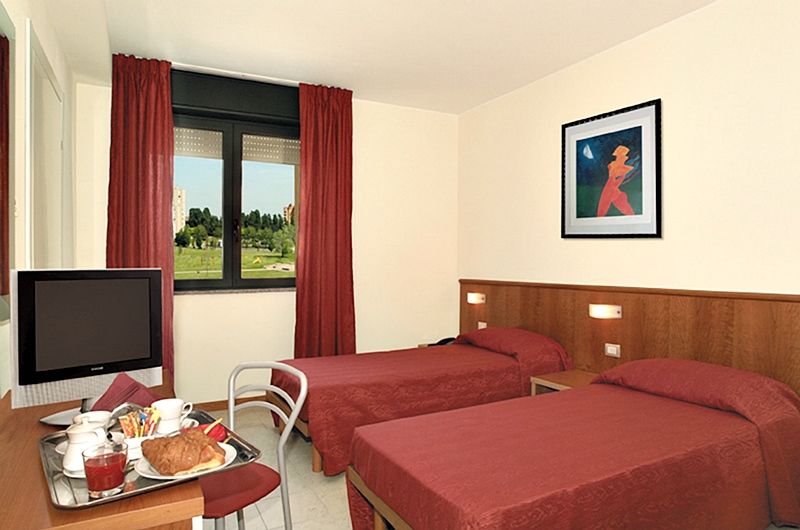 Leonardo Hotel Парма Екстер'єр фото